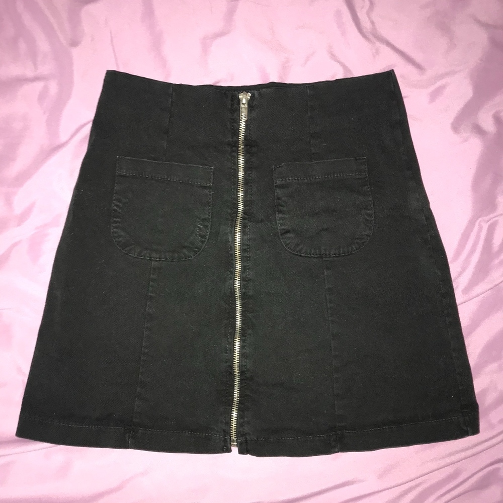 Brandy Melville Black Denim Zipper Skirt for Women